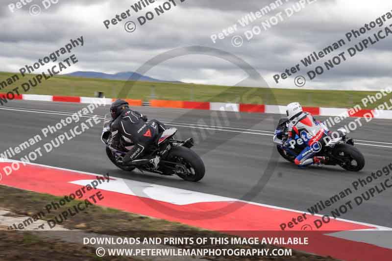 cadwell no limits trackday;cadwell park;cadwell park photographs;cadwell trackday photographs;enduro digital images;event digital images;eventdigitalimages;navarra;no limits trackdays;peter wileman photography;racing digital images;trackday digital images;trackday photos